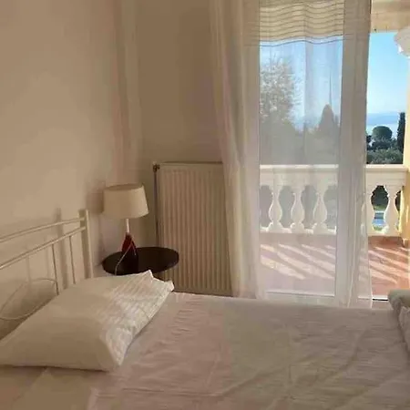 Elizabeth - Corfu